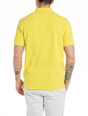 Replay - Polo REGULAR - short-sleeved polos - yellow - 4