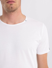 Replay - T-Shirt - najniższe ceny - white - 7