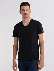 Replay - T-Shirt - najniższe ceny - black - 2