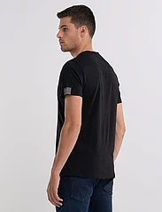 Replay - T-Shirt - basis-t-skjorter - black - 4