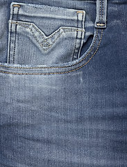 Replay - ANBASS Trousers Hyperflex Re-Used - džinsa bikses ar tievām starām - medium blue - 2