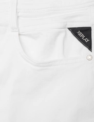 Replay - ANBASS Trousers SLIM Hyperflex Colour XLite - slim jeans - white. - 2