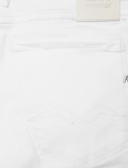 Replay - ANBASS Trousers Hyperflex Colour XLite - slim jeans - white. - 4