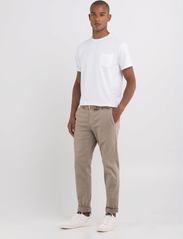 Replay - BENNI Trousers REGULAR Hyperchino Color Xlite - „chino“ stiliaus kelnės - beige - 4