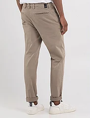 Replay - BENNI Trousers REGULAR Hyperchino Color Xlite - chino's - beige - 6
