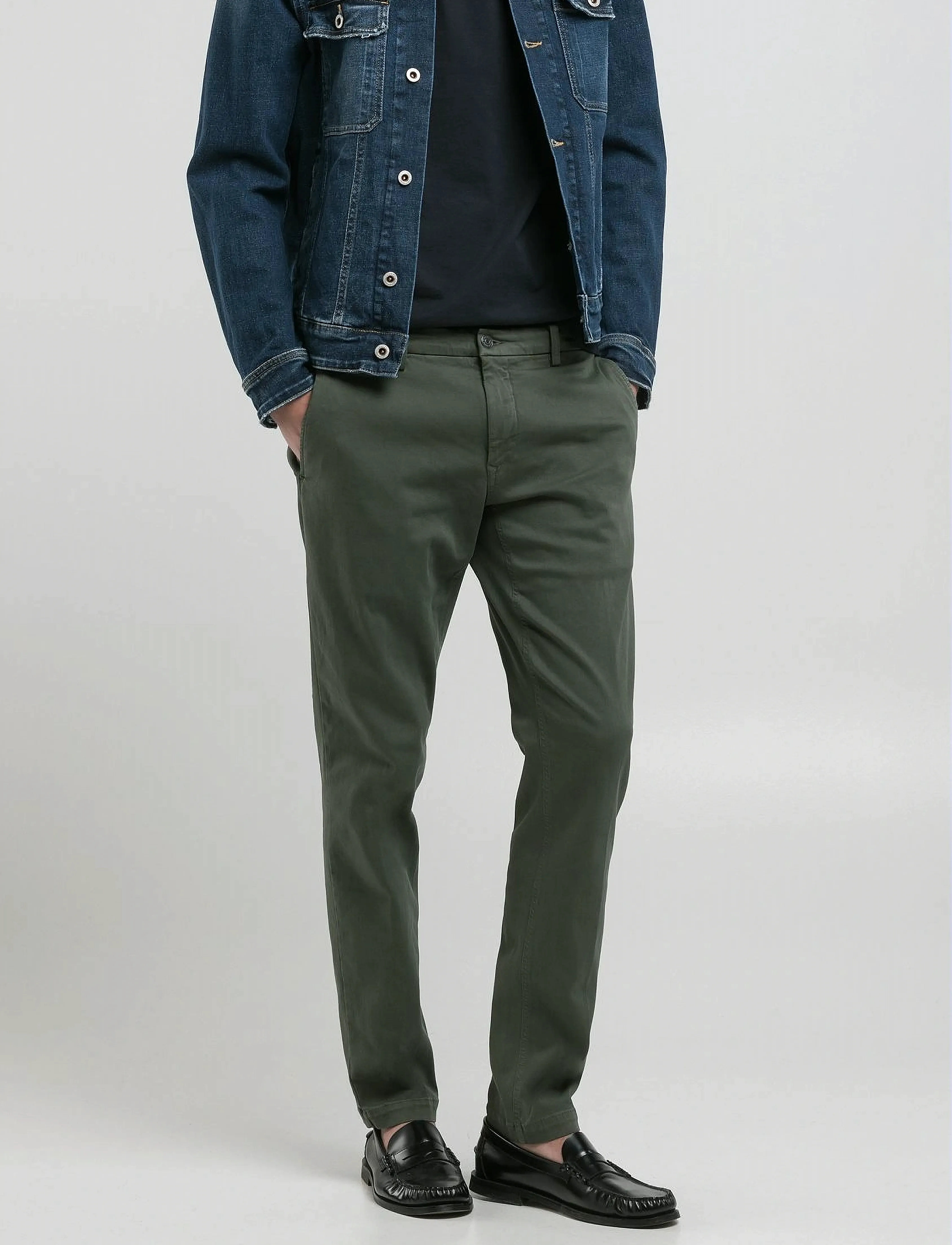 Replay Benni Trousers Regular Hyperchino Color Xlite, 29 x 30, Trousers, Khakigrün - Chinos, Männerswear
