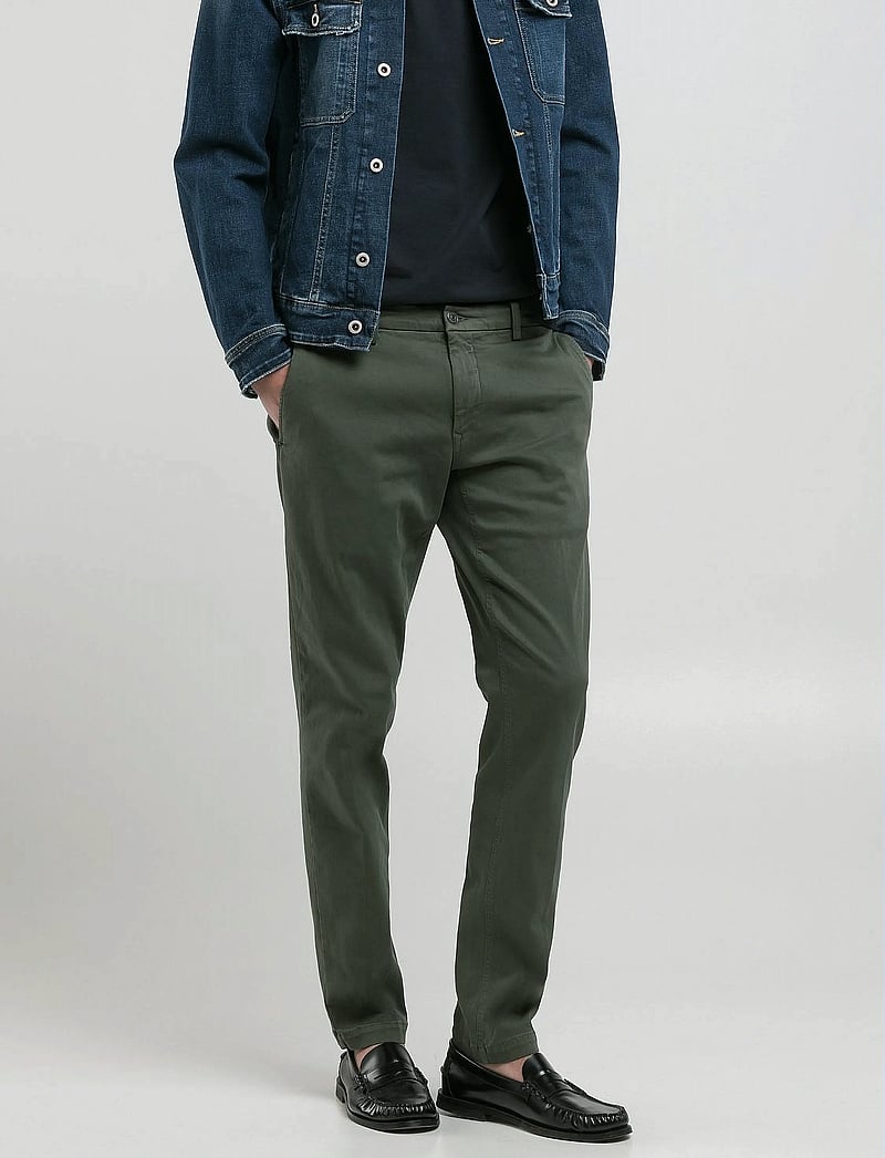 Replay - BENNI Trousers REGULAR Hyperchino Color Xlite - chinos - green - 0