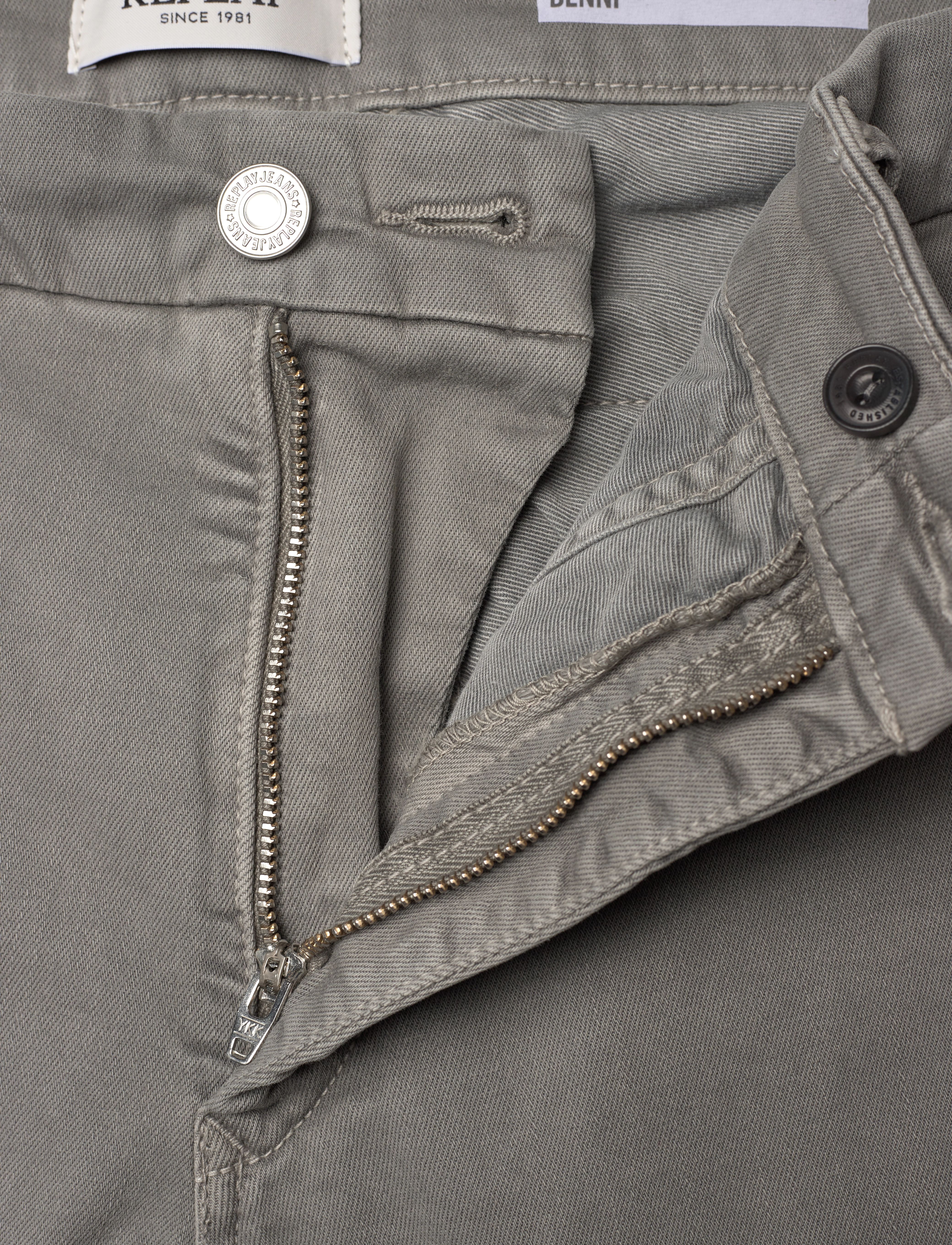 Replay - BENNI REGULAR Hyperchino Color Xlite  DENIM Trousers ALABASTER - vabaaja püksid - grey - 4