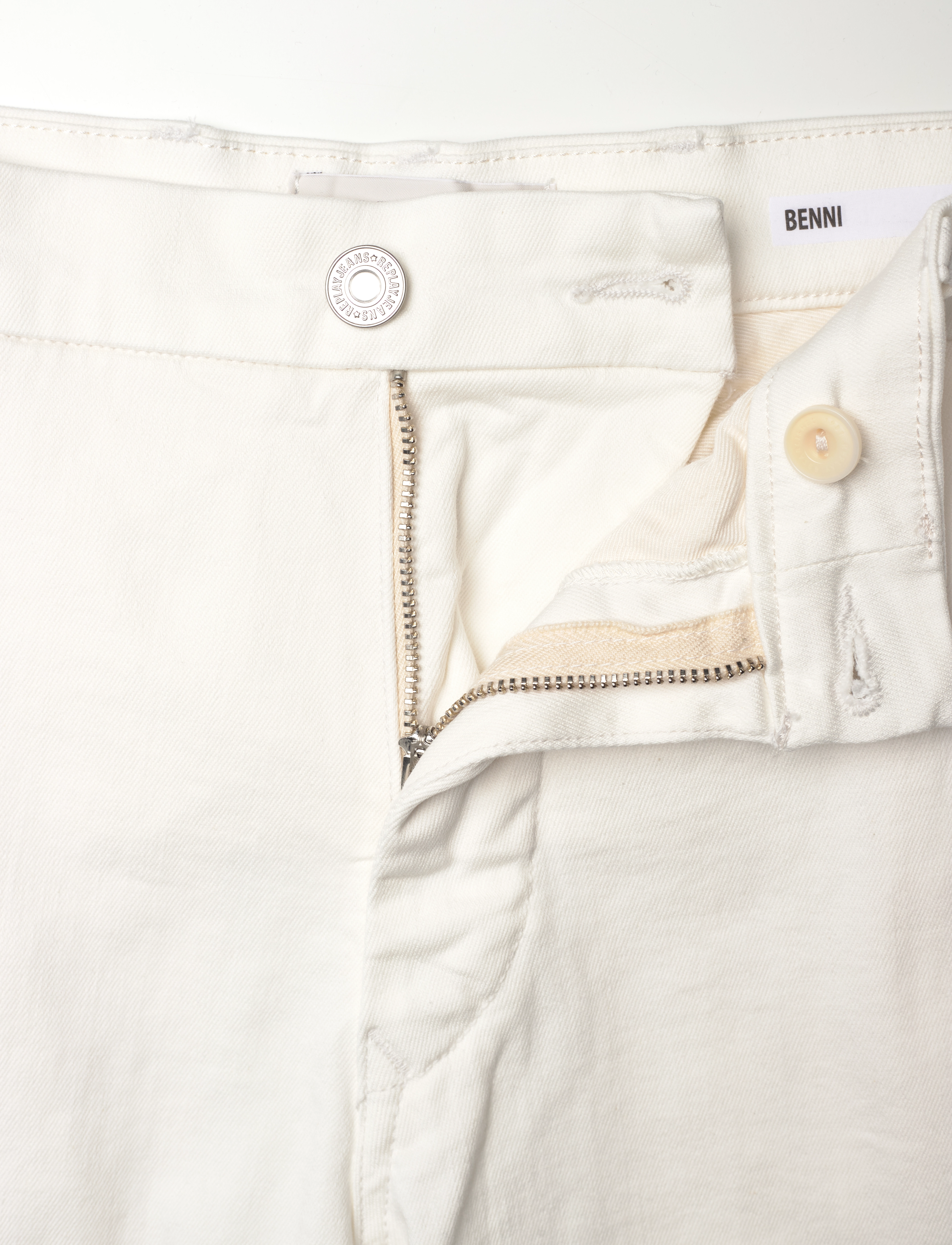 Replay - BENNI REGULAR Hyperchino Color Xlite  DENIM Trousers - casual bukser - white - 5
