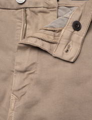 Replay - BENNI SHORT Shorts REGULAR Hyperchino Color Xlite - chino-shortsit - beige - 5