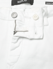 Replay - BENNI SHORT Shorts REGULAR Hyperchino Color Xlite - chinos shorts - white - 3