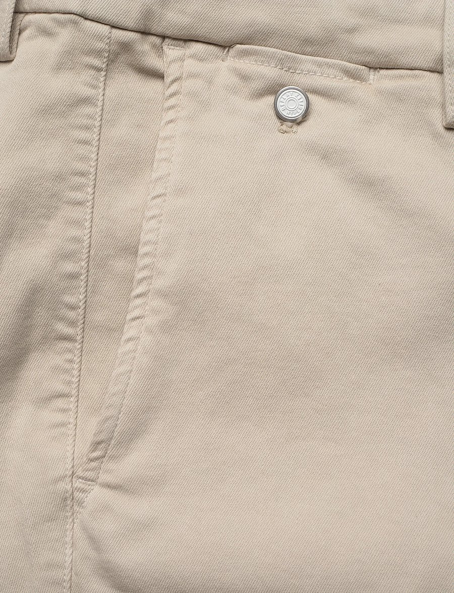 Replay - BENNI SHORT Shorts REGULAR Hyperchino Color Xlite - casual shorts - beige - 4