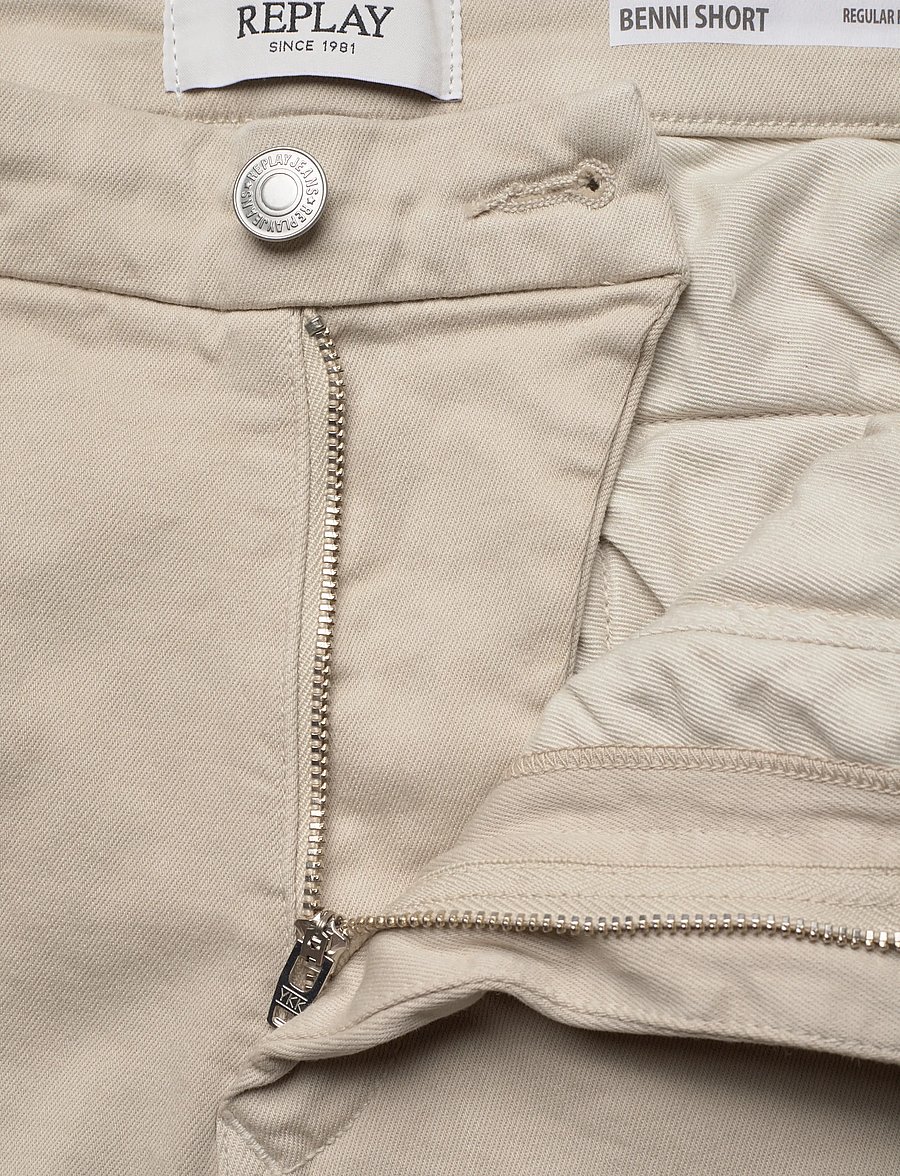 Replay - BENNI SHORT Shorts REGULAR Hyperchino Color Xlite - casual shorts - beige - 5