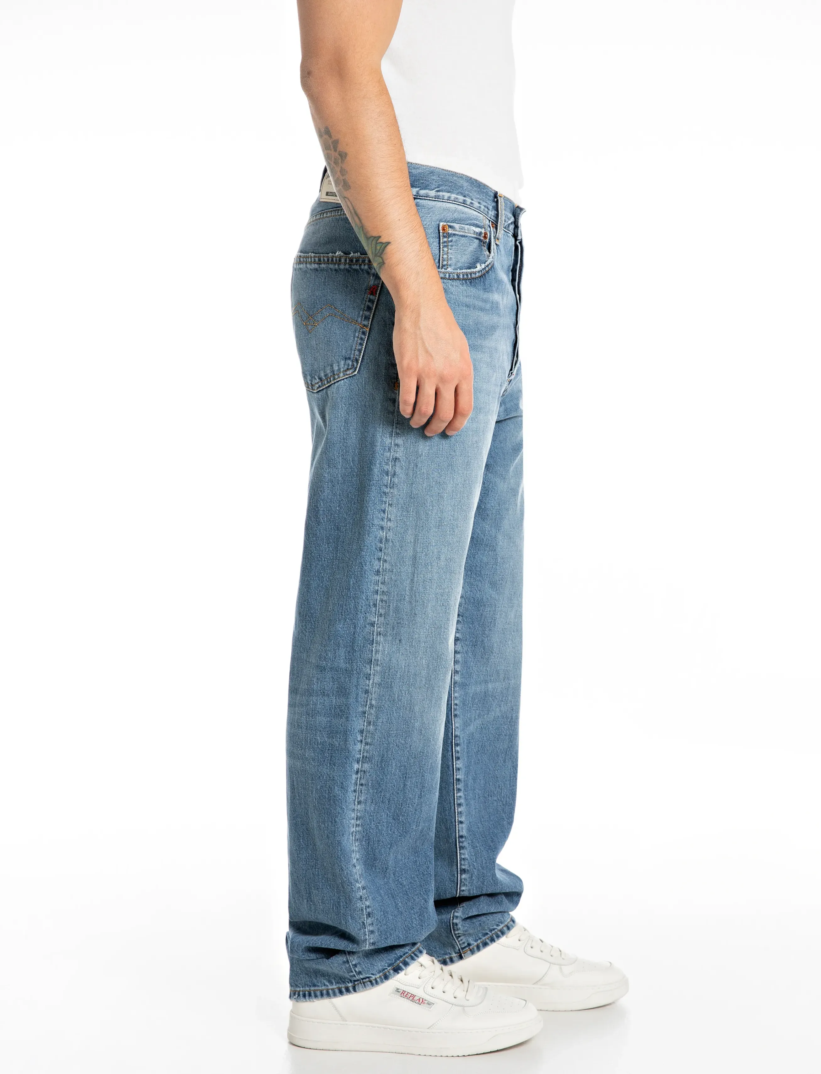 Replay - M9Z1 STRAIGHT 9Z1 ECO PLUS Sustainable DENIM Trousers - regular jeans - blue - 4