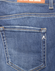 Replay - FAABY Trousers SLIM - kitsad teksad - blue - 4