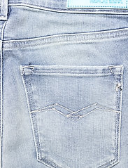 Replay - NEW LUZ - džinsa bikses ar šaurām starām - super light blue - 4