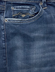 Replay - NEW LUZ - džinsa bikses ar šaurām starām - medium blue - 2