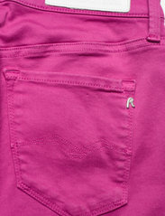 Replay - LUZIEN Trousers Hyperflex Colour XLite - liibuvad teksad - cyclamen - 4
