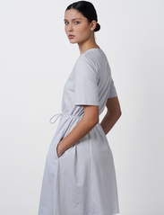 Residus - OFELIA ORGANIC COTTON DRESS - t-shirt dresses - pale blue - 15