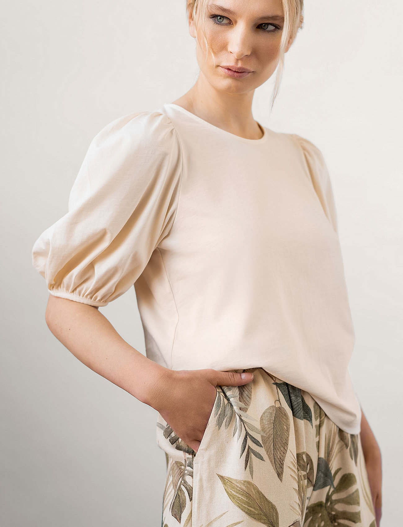 Residus - Etta Organic Cotton Puff T-shirt - shell - 5