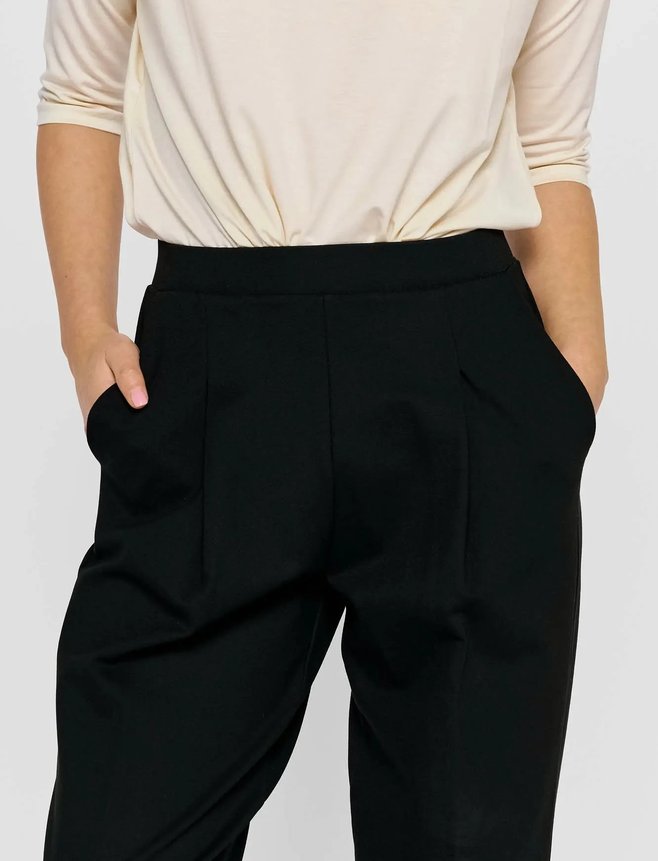 Residus - LEE PLEAT PANT - hose mit geradem bein - black - 4