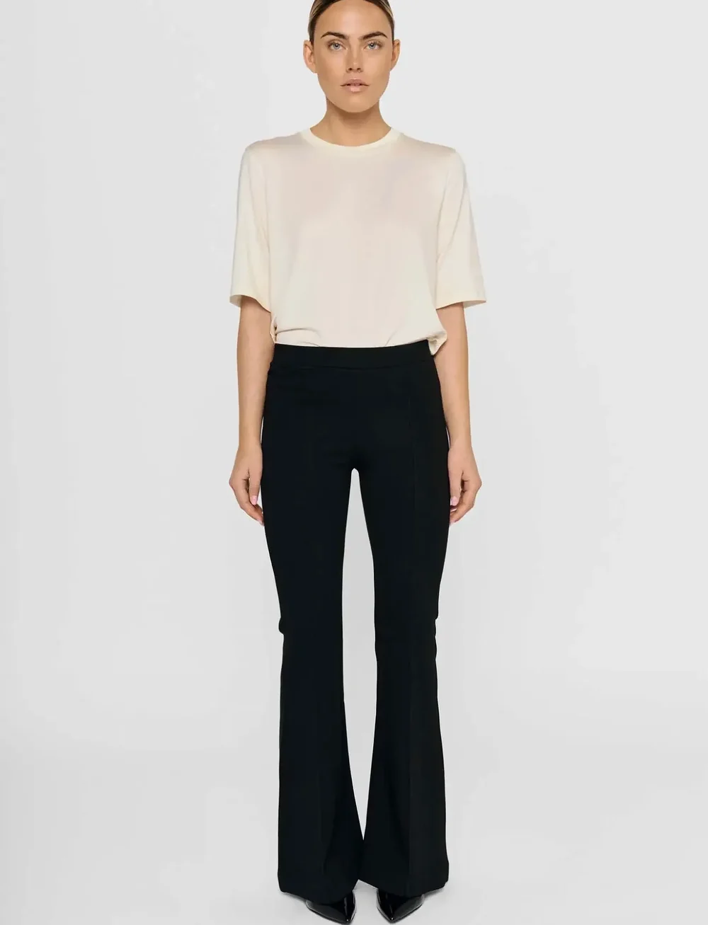 Residus - LINDY PANTS - schlaghose - black - 4