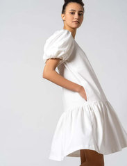 Residus - OSSIA DRESS - korte jurken - cloud white - 3