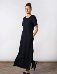 Residus - ORIKA MAXI TEE DRESS - t-skjortekjoler - black - 3