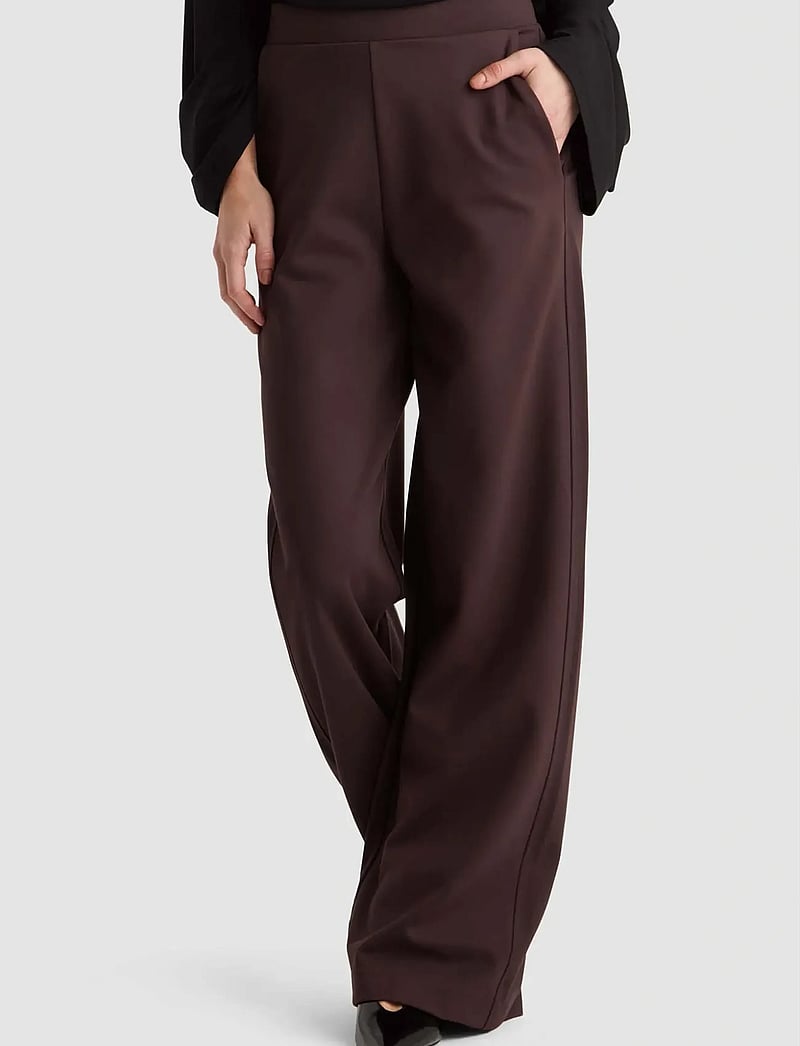 Residus - LEIA WIDE PANT - wide leg trousers - auburn - 0