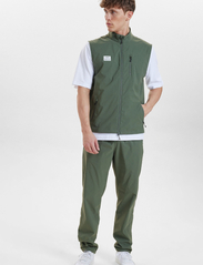 Resteröds - Vest Lightweight - veste - grön - 2