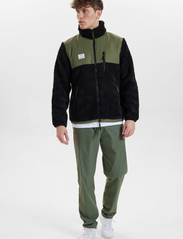 Resteröds - Panel Zip Fleece - sporta džemperi - grÖn - 2