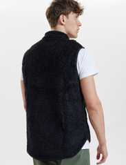 Resteröds - Fleece Vest Recycled - spring jackets - svart - 4