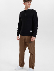 Resteröds - Knitted Zip Pullover - half zip jumpers - svart - 0