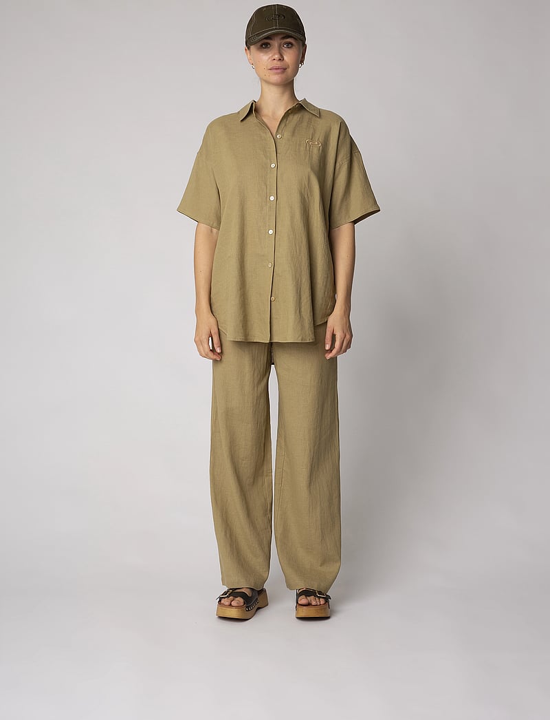 Résumé - SaccaRS Shirt Unisex - kortærmede skjorter - warm sand - 0