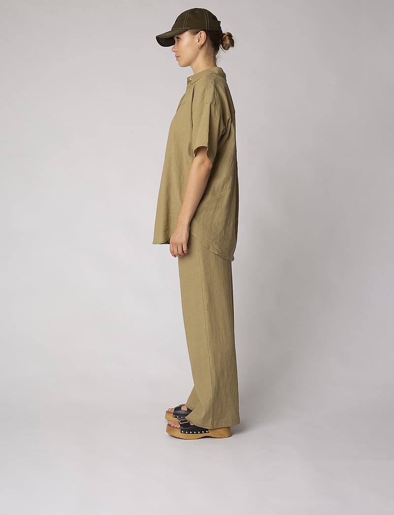 Résumé - SaccaRS Shirt Unisex - kortærmede skjorter - warm sand - 3