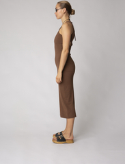 Résumé - SapphireRS Dress - t-shirt jurken - brown - 4