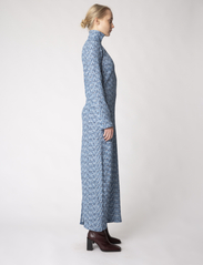 Résumé - TessRS Dress - knitted dresses - super sonic - 3