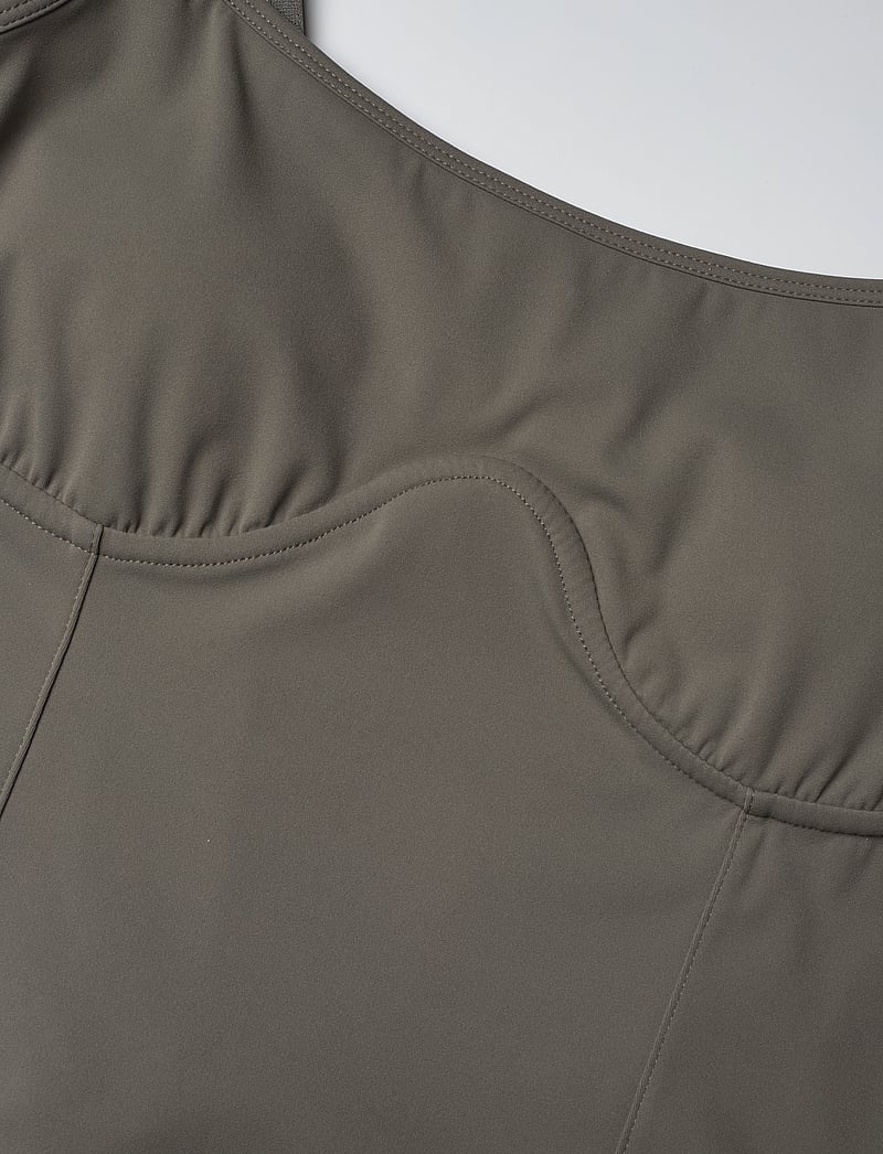 Rethinkit Studios - Butter Soft Top True to body - toppe & t-shirts - smoke olive - 5
