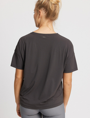 Rethinkit - Vela Loose Tee - t-shirts - almost black - 3