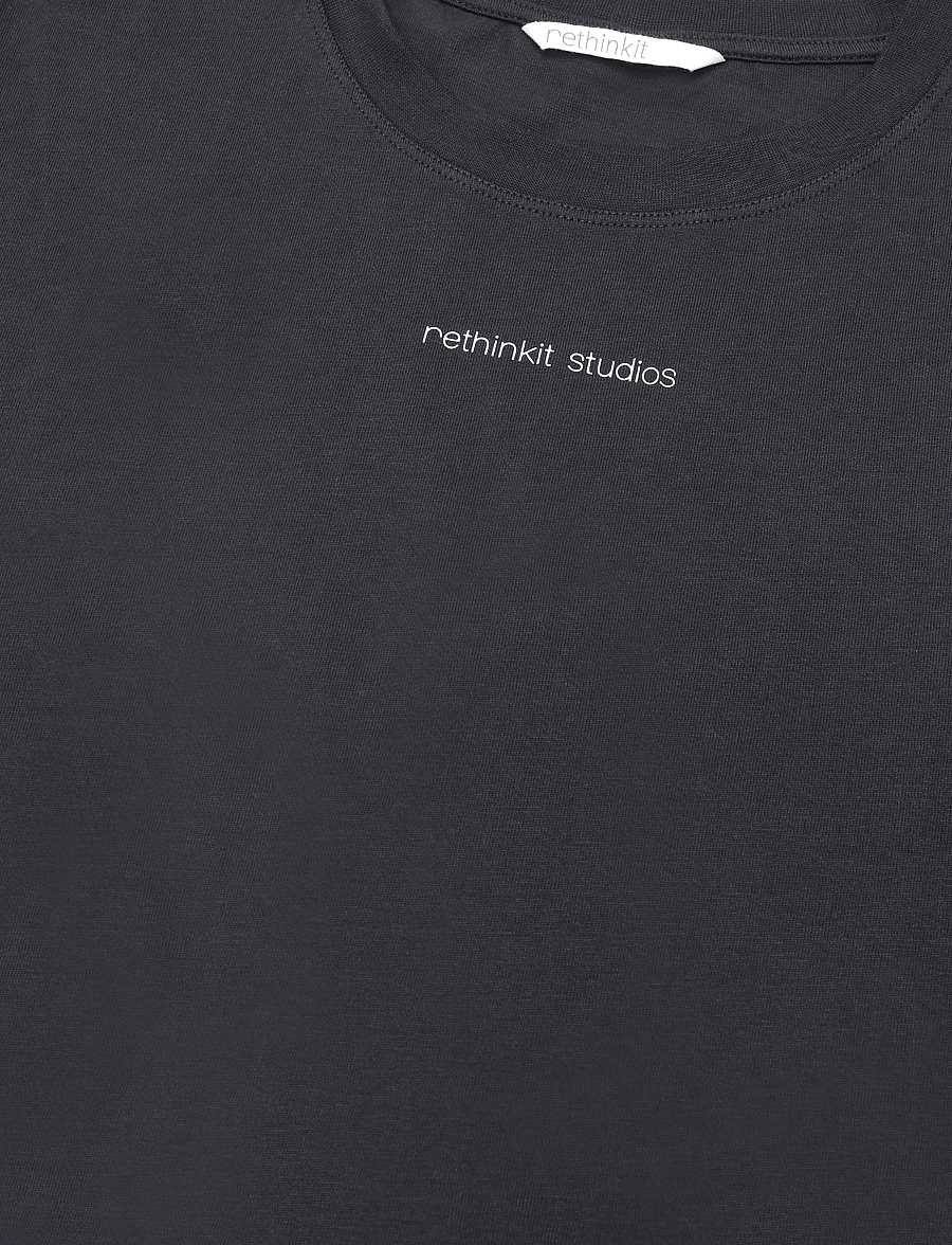 Rethinkit Studios - Essential Tee Cadiz - t-shirts - almost black - 2