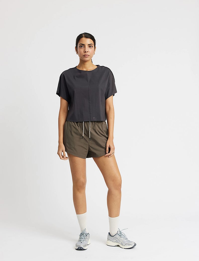 Rethinkit Studios - Tee Short Raw Edges Caen - alussärgid ja t-särgid - almost black - 4