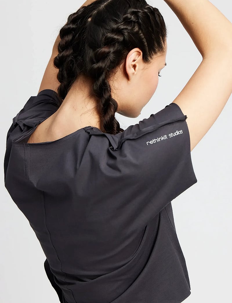 Rethinkit Studios - Tee Short Raw Edges Caen - t-shirts - almost black - 3