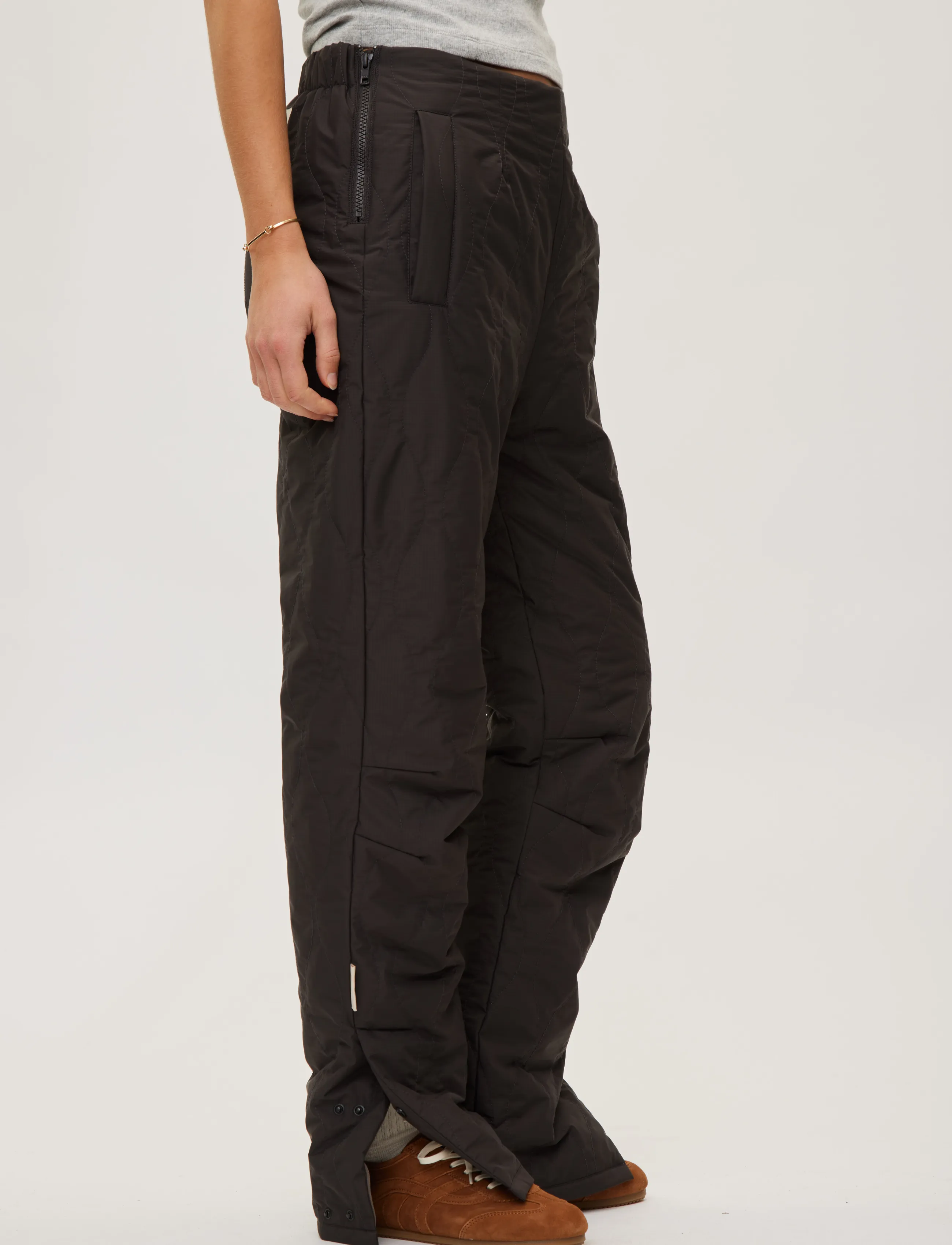 Rethinkit Studios - Quilted Trousers Field - vabaõhupüksid - almost black - 3