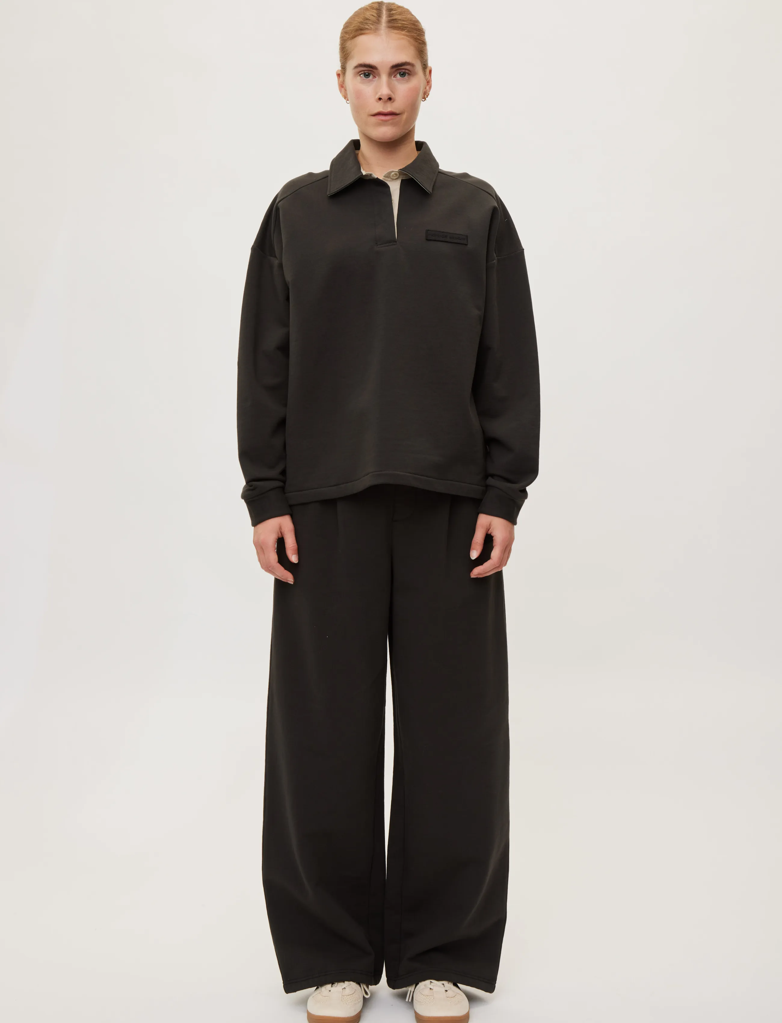 Rethinkit Studios Sweat Shirt Polo One - Polo Shirts - ALMOST BLACK / black