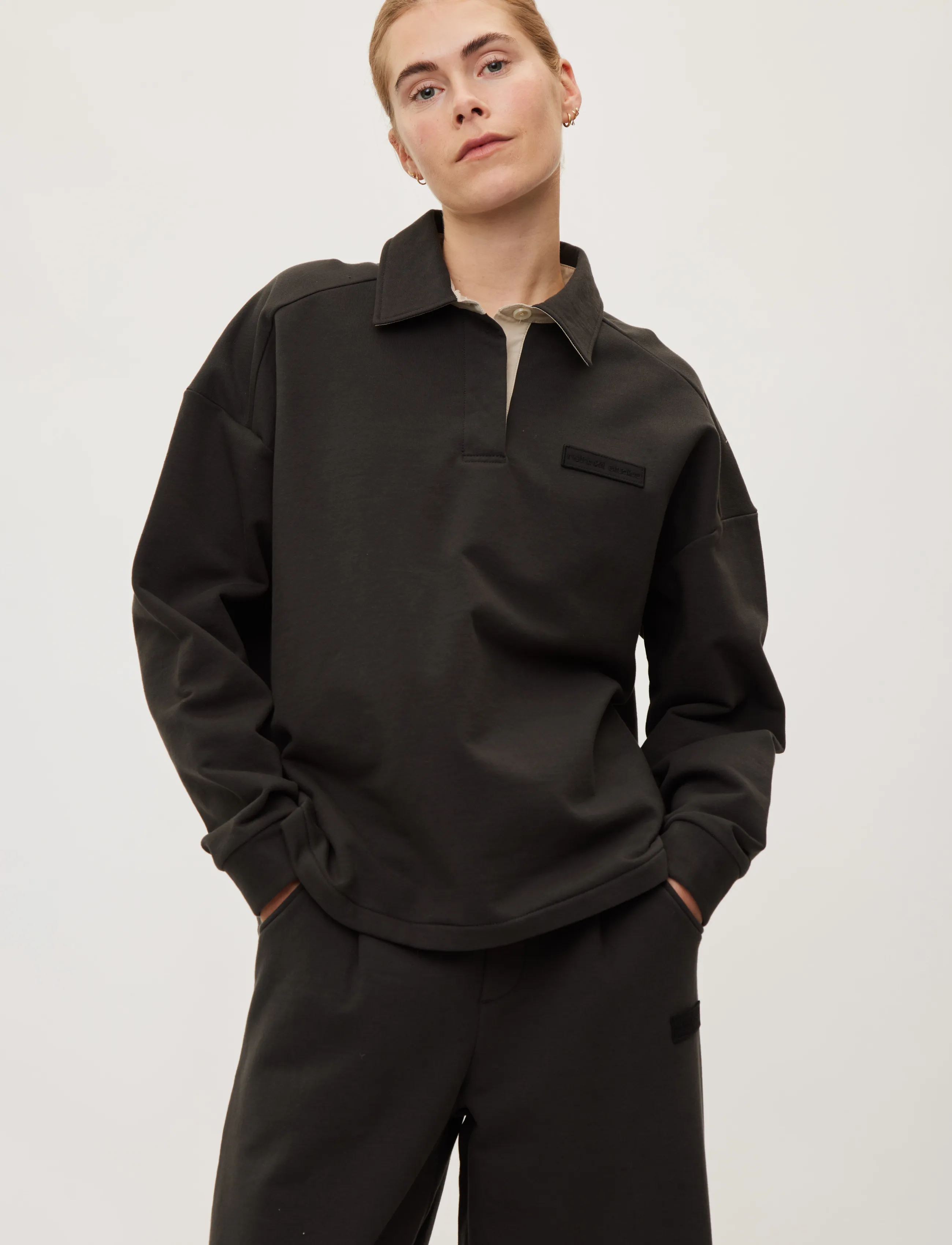 Rethinkit Studios - Sweat Shirt Polo One - polos - almost black - 3