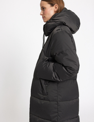 Rethinkit - Puffer Coat SHELTER LONG - Žieminiai paltai - almost black - 9