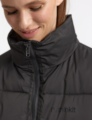 Rethinkit - Puffer Coat SHELTER LONG - Žieminiai paltai - almost black - 11
