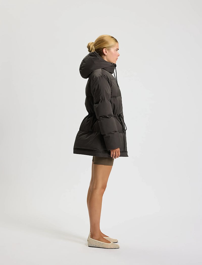 Rethinkit Studios - Puffer Jacket Shelter - dunjackor - almost black - 3