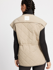 Rethinkit - Thermo Gilet Le Mans - quilted vests - gravel - 8