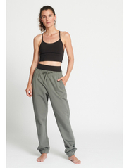 Rethinkit - Ibina Easy Sweatpants - sports pants - gray pine - 3